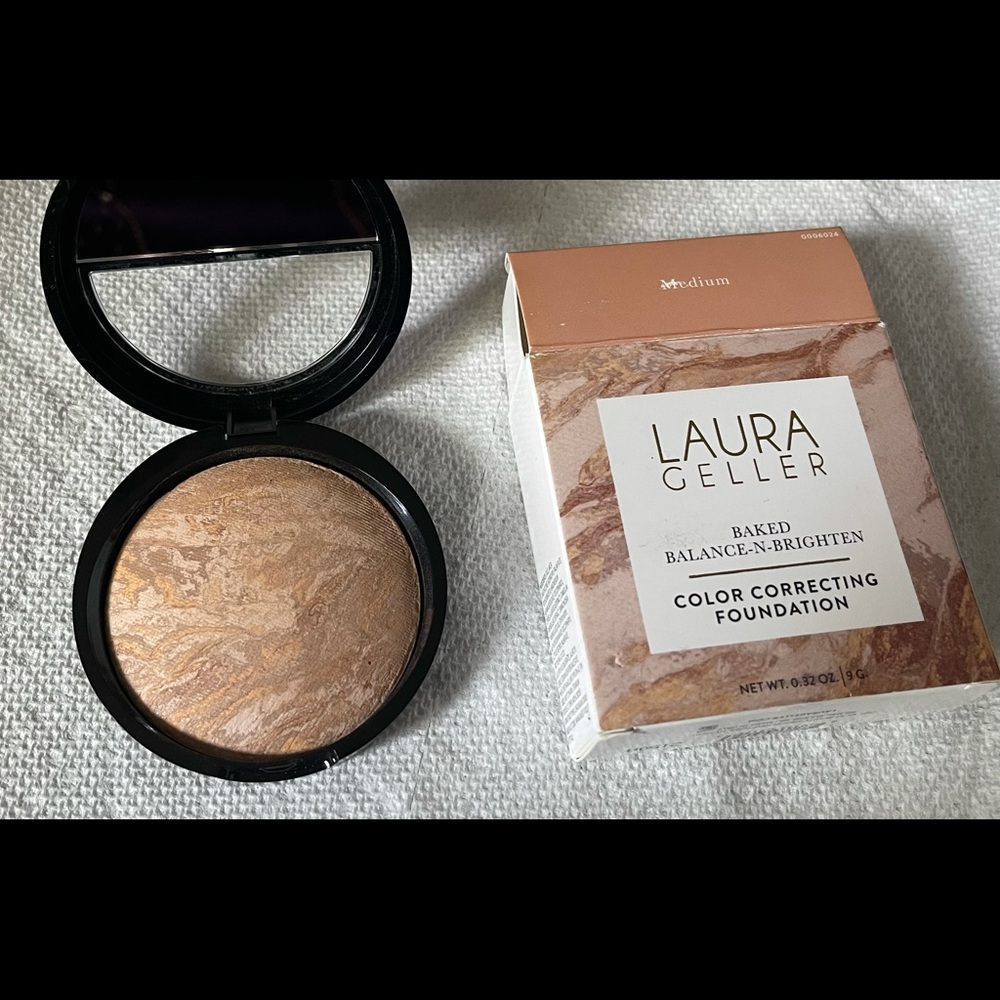 Laura baked balance n brighten color foundation